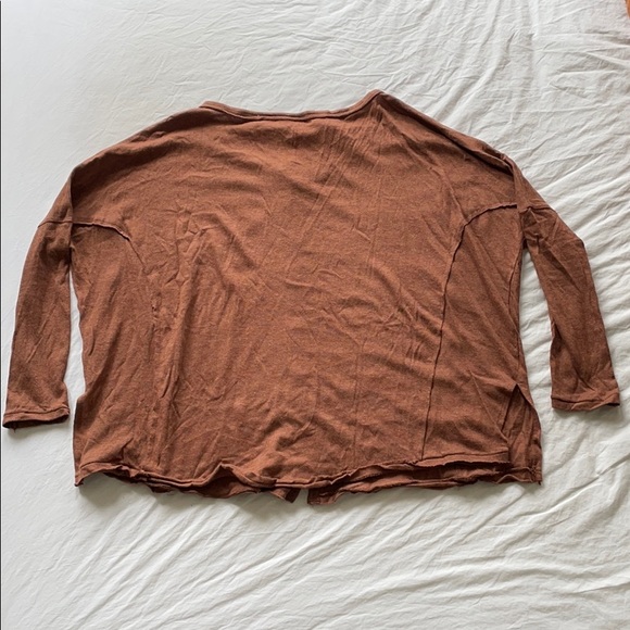 🆕 Out From Under dolman top - Picture 3 of 5